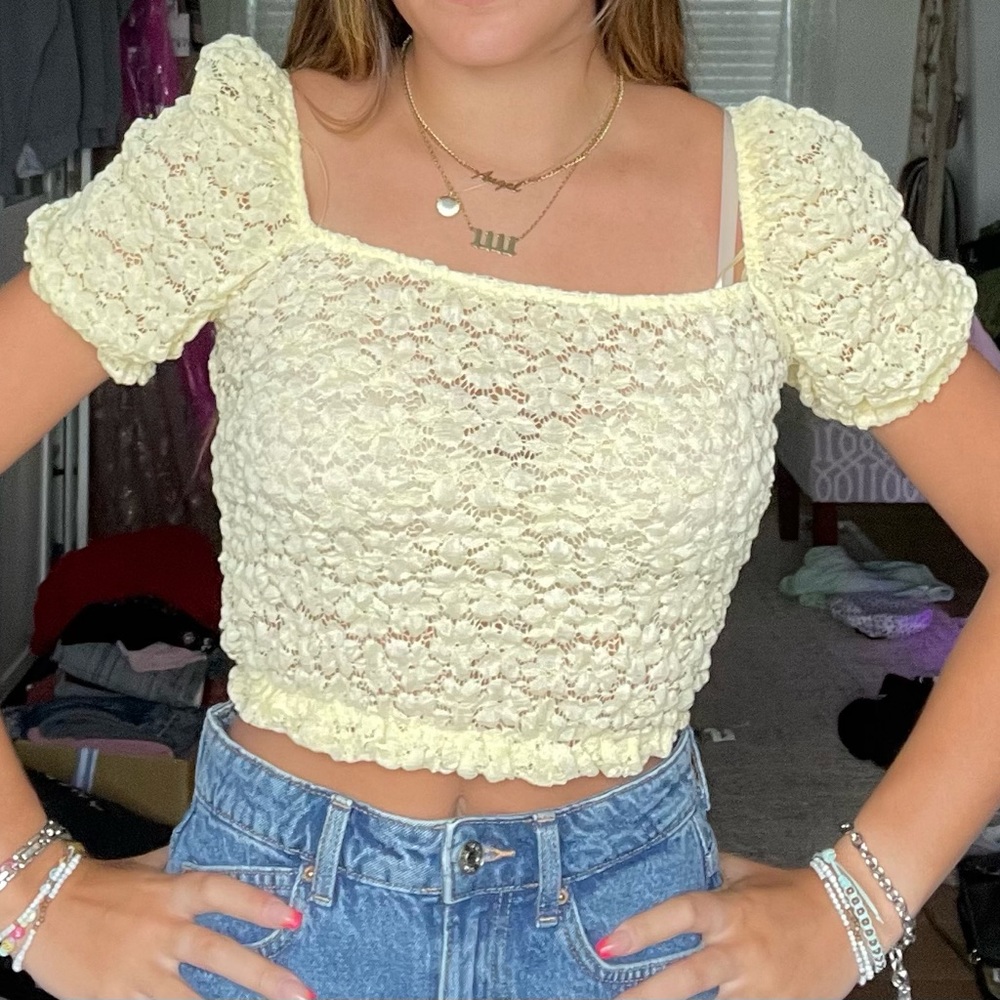 Yellow flower crop top! Super summery!